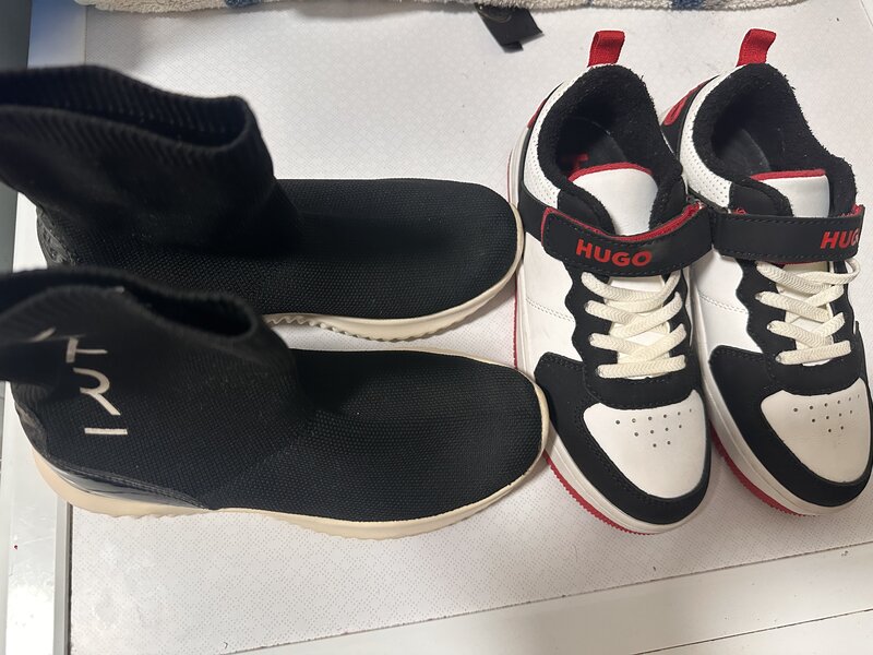 Vand adidasi nr. 34 si ghete nr. 35 purtate o singura data.